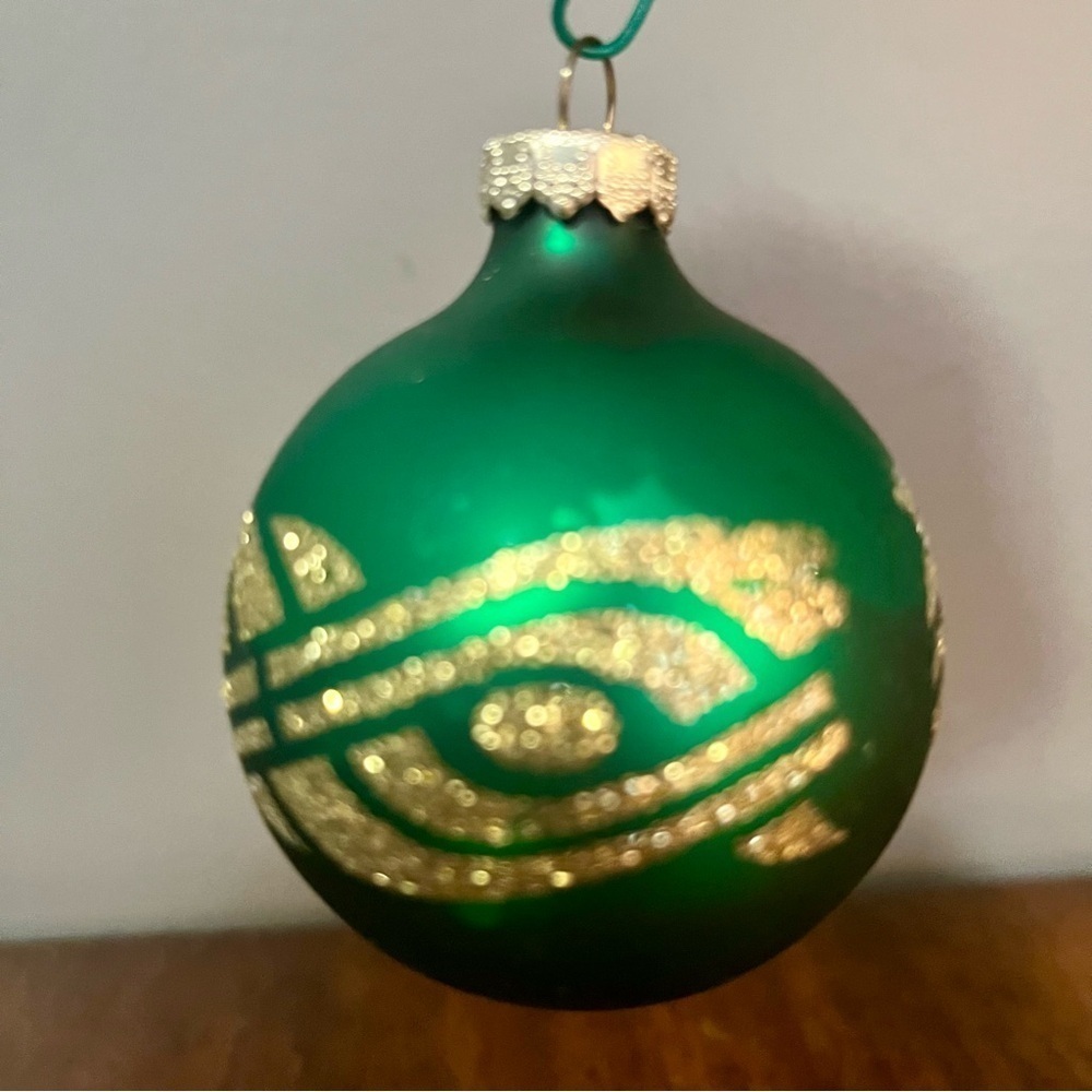 Vintage Victoria collection  emerald green Christmas bulbs. 1995 - Picture 2 of 9
